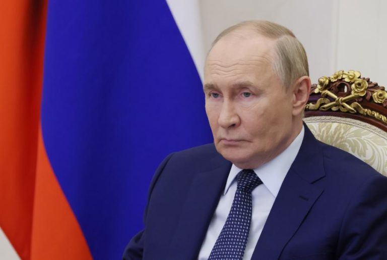 Putin anuncia construção de seis novos submarinos nucleares até 2030