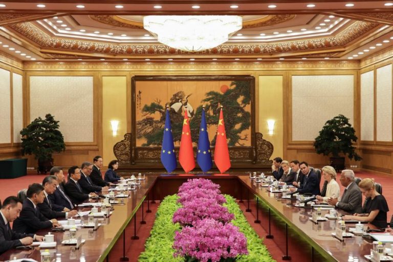 Xi Jinping pede renovação estratégica nas relações com União Europeia