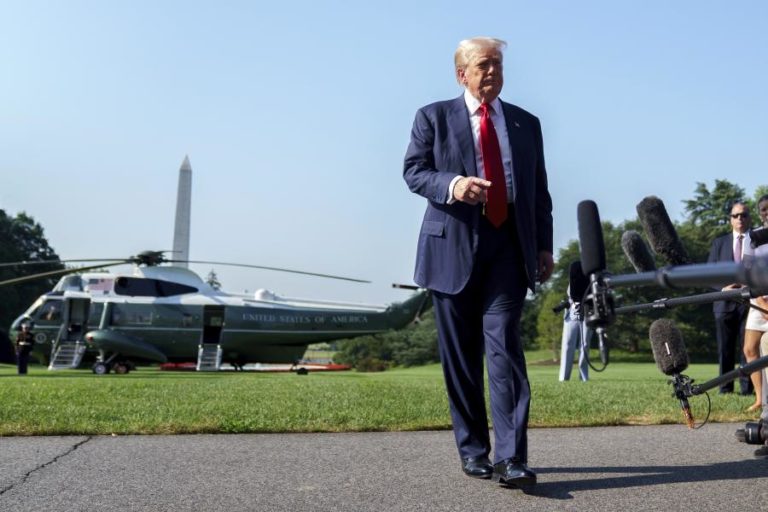 Senadores democratas acusam Trump de abuso de poder em guerra comercial contra Brasil