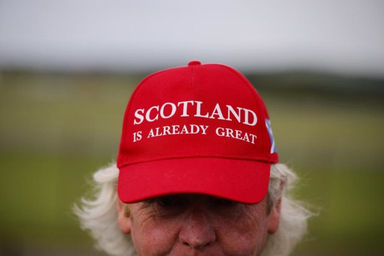 Escoceses manifestam-se contra a visita de Donald Trump