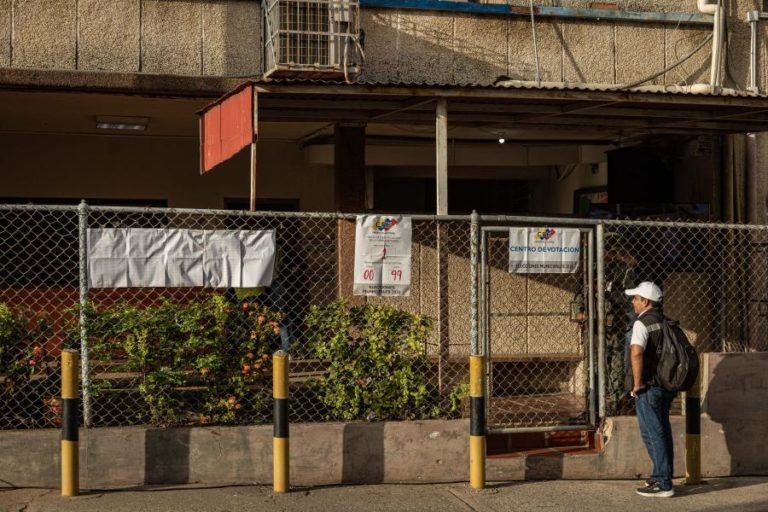 Eleições autárquicas na Venezuela arrancam com baixa afluência