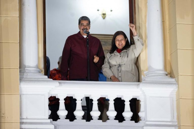 Partido de Maduro venceu 285 das 335 câmaras nas eleições autárquicas de domingo