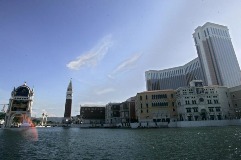 Contas públicas de Macau registam prejuízo antes do reforço de apoios sociais