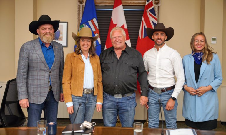 Alberta e Ontário assinam novos acordos de cooperação económica