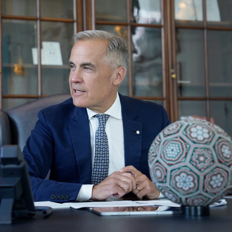 Carney junta-se a premiers em cimeira decisiva para a economia