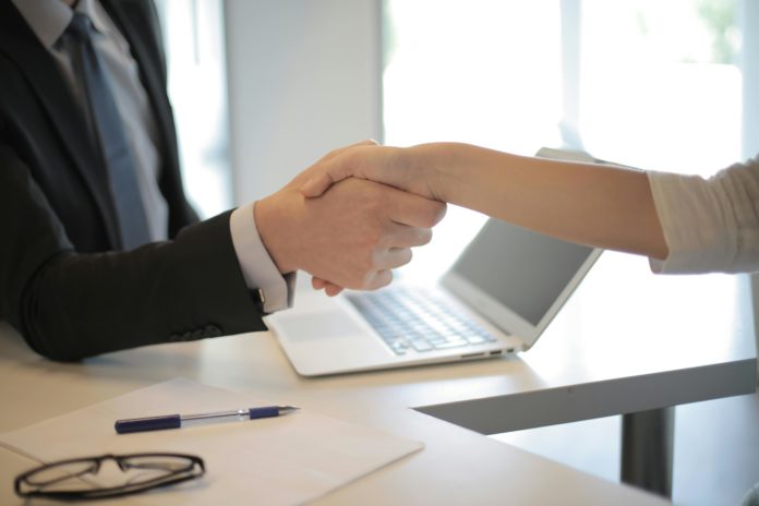 B1-04-VT EMPRESAS CONTRATAM IMIGRANTES TL 071125