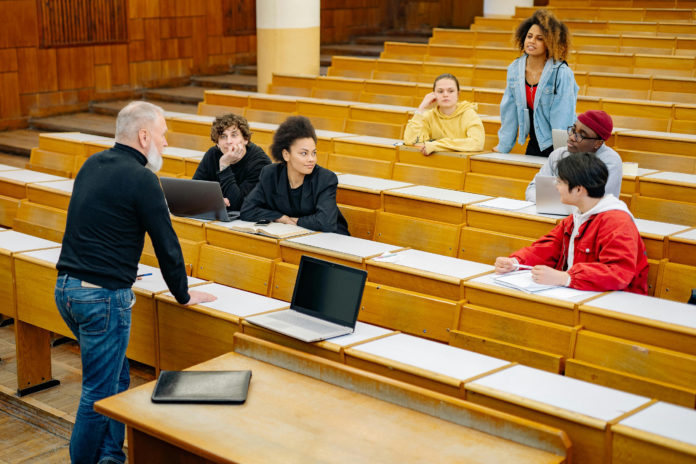 B2-01-VT DESPEDIMENTOS MASSA FACULDADES ONTÁRIO RS 071025