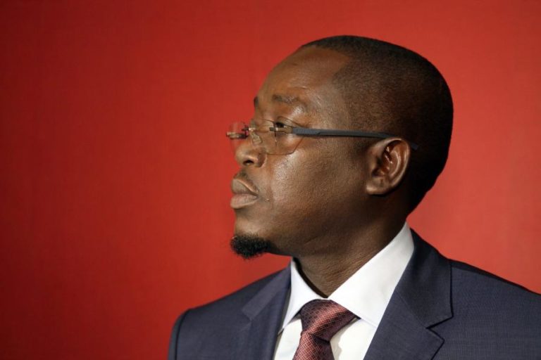 Antigo PM guineense exorta militares a “respeitarem e fazerem respeitar” a Constituição