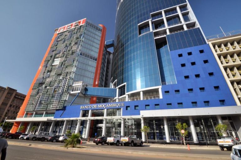 Banco central moçambicano diz que endividamento interno continua a pressionar