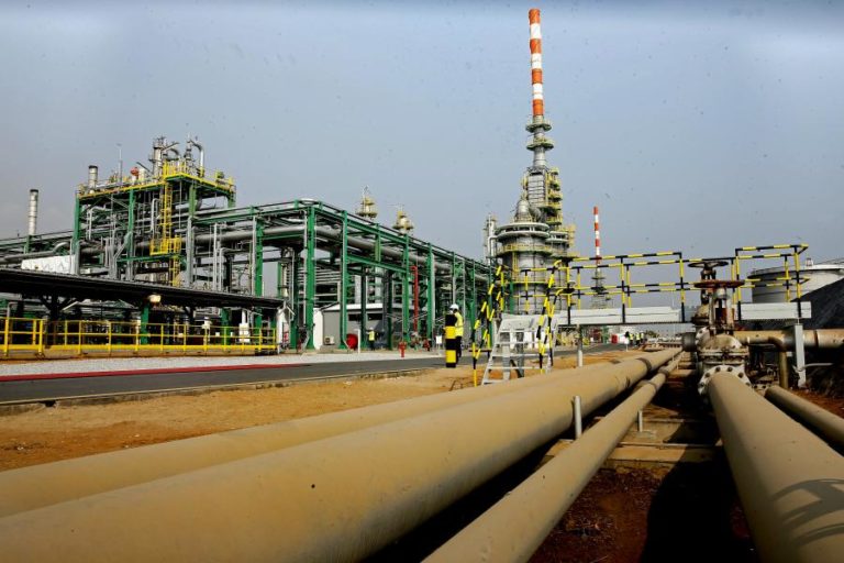 Angola regista recuo de 8% do setor petrolífero no último trimestre