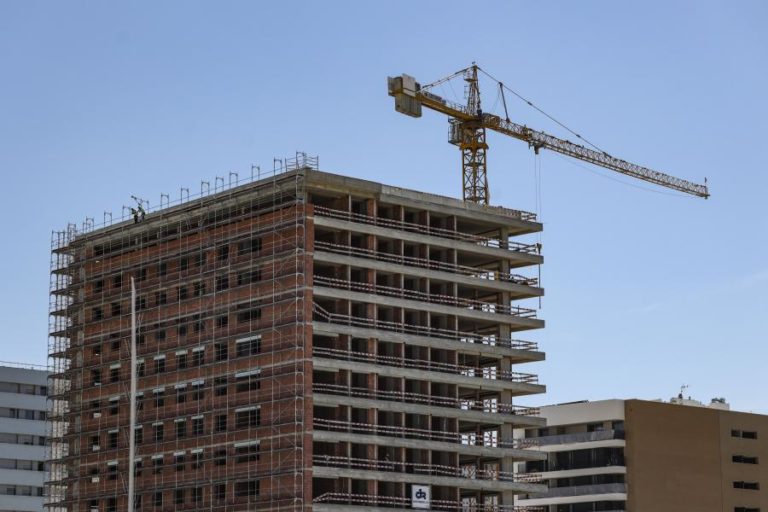 Custos de construção de habitação nova sobem 3,9% em junho
