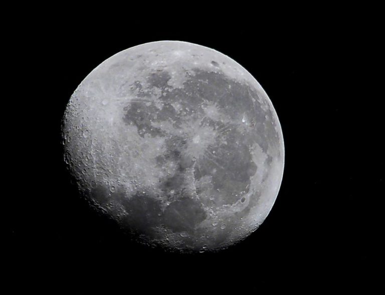 NASA acelera planos para instalar um reator nuclear na Lua até 2030