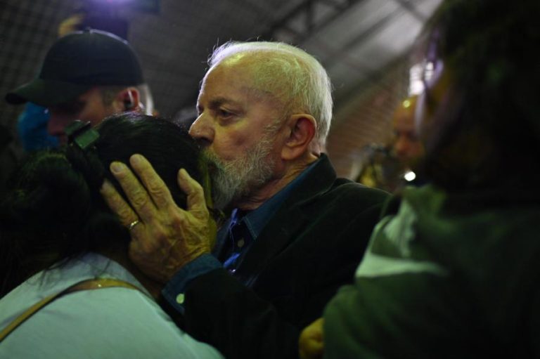 Brasil e OIM lançam programa de acolhimento a repatriados