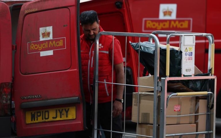 Empresas postais europeias suspendem envios para os EUA devido às tarifas