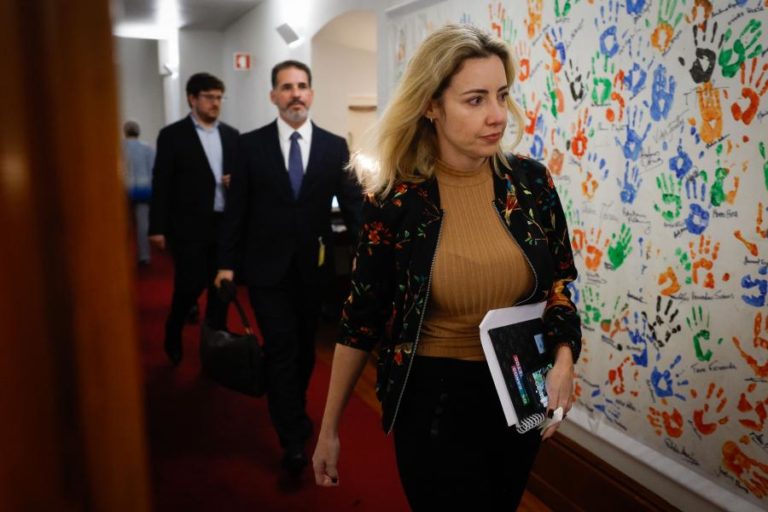 Mãe avança com queixa-crime contra médico que denunciou o caso Gémeas