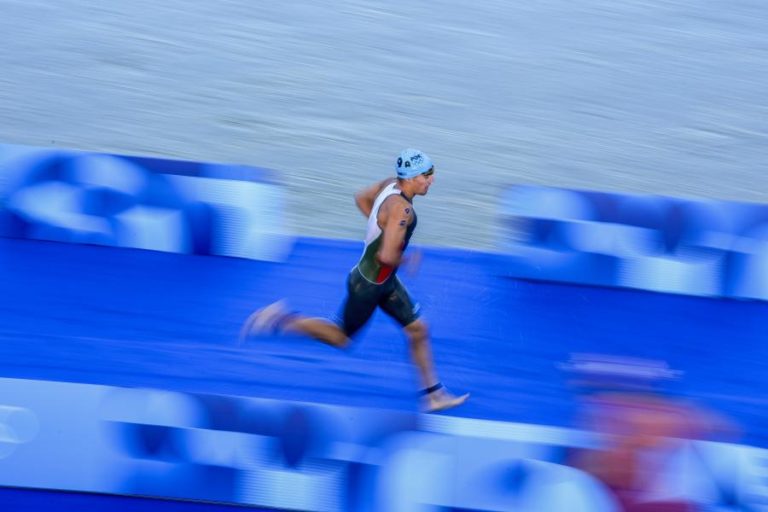 Vasco Vilaça segundo na etapa da Riviera Francesa do Mundial de triatlo