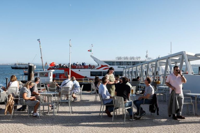 Turismo contribuiu com 12% para o PIB português em 2024
