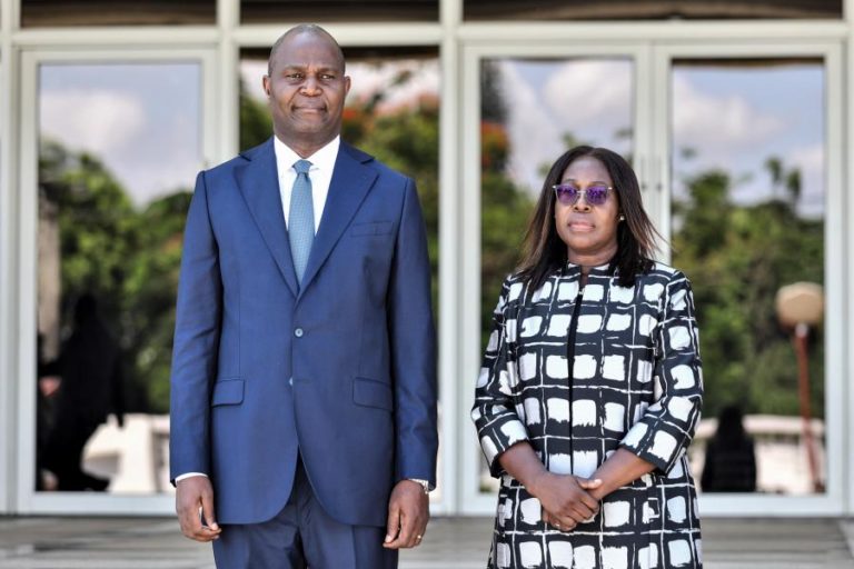 PM moçambicana pede investimento na produção de gado para comércio internacional