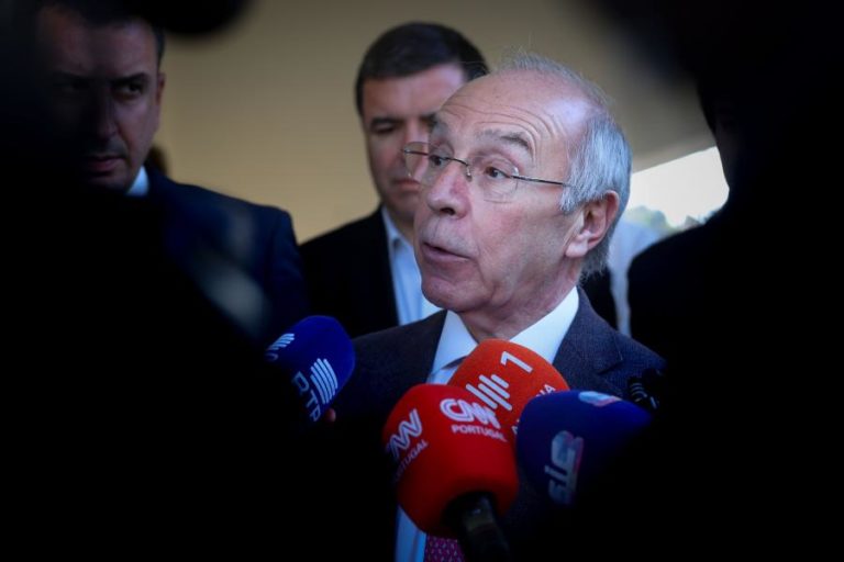 Pacto para a floresta só será útil após avaliação ao que correu mal, diz Marques Mendes