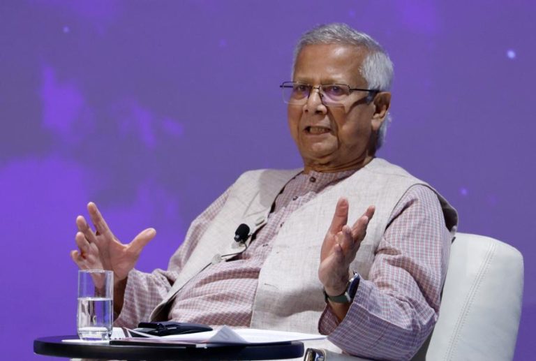 Líder interino do Bangladesh anuncia eleições para fevereiro de 2026