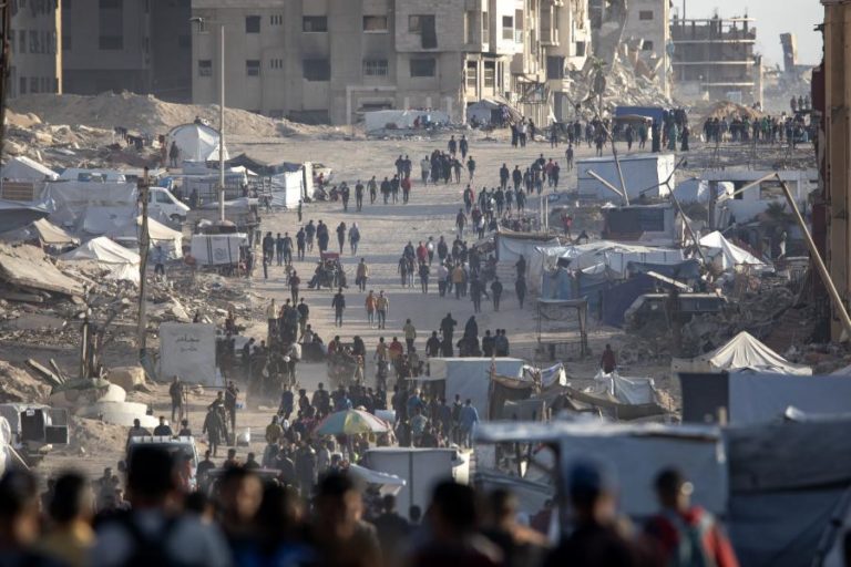 Onda de calor agrava crise da população deslocada em Gaza