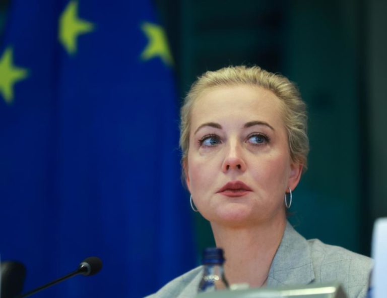 Viúva de Navalny apela a Putin para libertar os opositores à guerra na Ucrânia