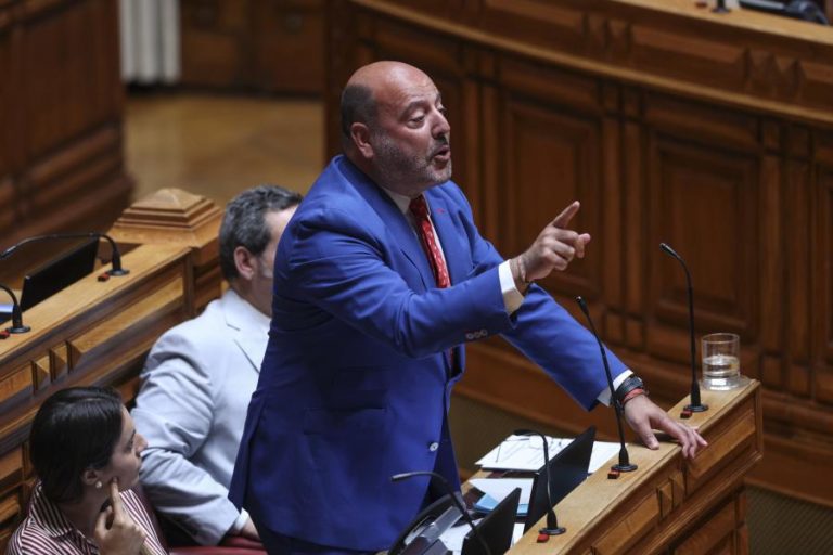 Chega diz que há “razões mais do que suficientes” para Governo dar esclarecimentos sobre incêndios