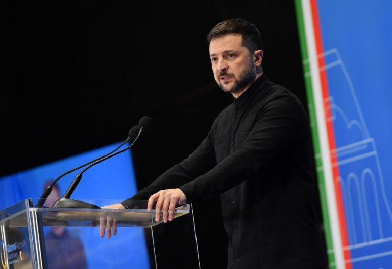 Zelensky elogia agências anticorrupção ucranianas depois de devolver poderes