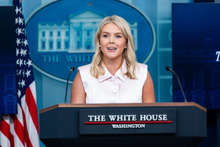 Trump aberto a reunir-se com Putin e Zelensky