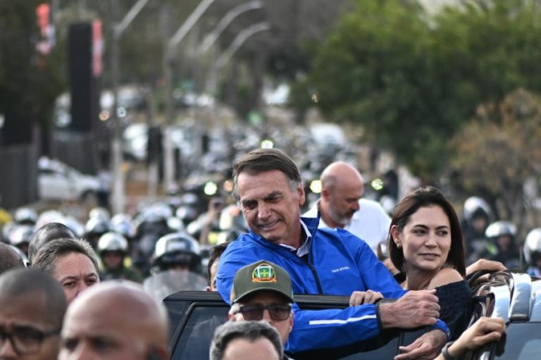 Decretada prisão domiciliária de Jair Bolsonaro