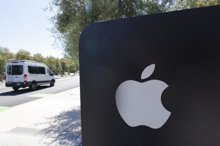 Wall Street fecha em alta impulsionada pela Apple e com as novas tarifas na mira