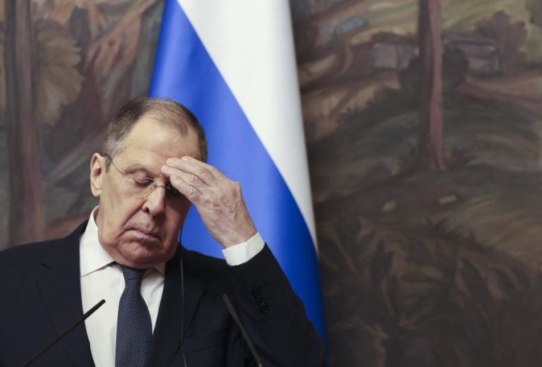 Lavrov recusa fazer previsões sobre o resultado do encontro Trump-Putin