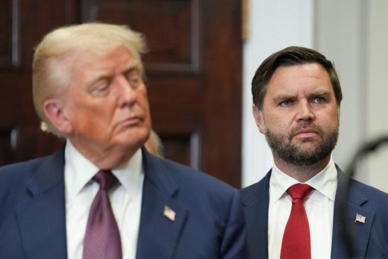 Trump aponta JD Vance como provável sucessor como candidato republicano