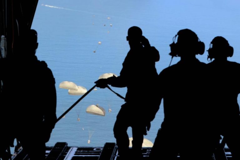 Alemanha, França e Espanha fazem lançamentos aéreos de ajuda em Gaza