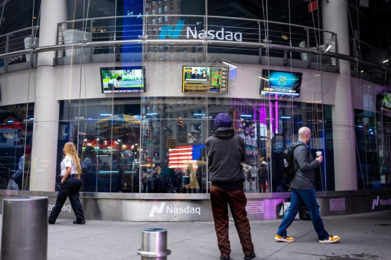 Bolsa de Nova Iorque começa a ganhar na última sessão da semana