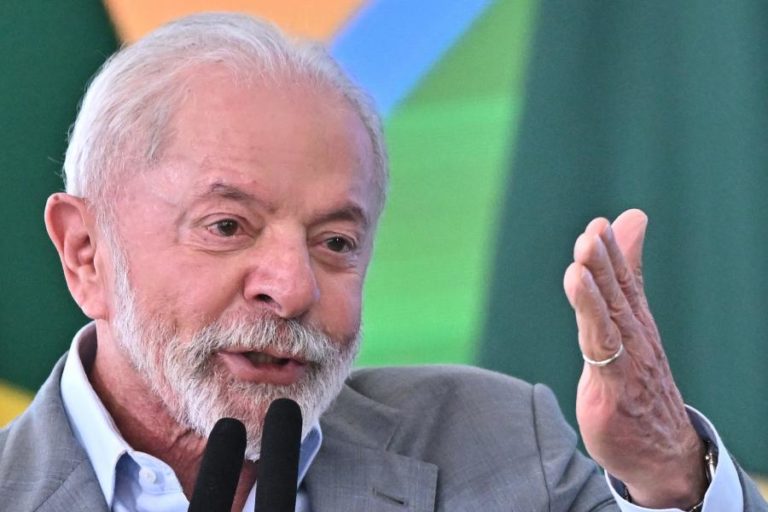 Lula diz que vai convidar Trump para a COP30 na Amazónia brasileira