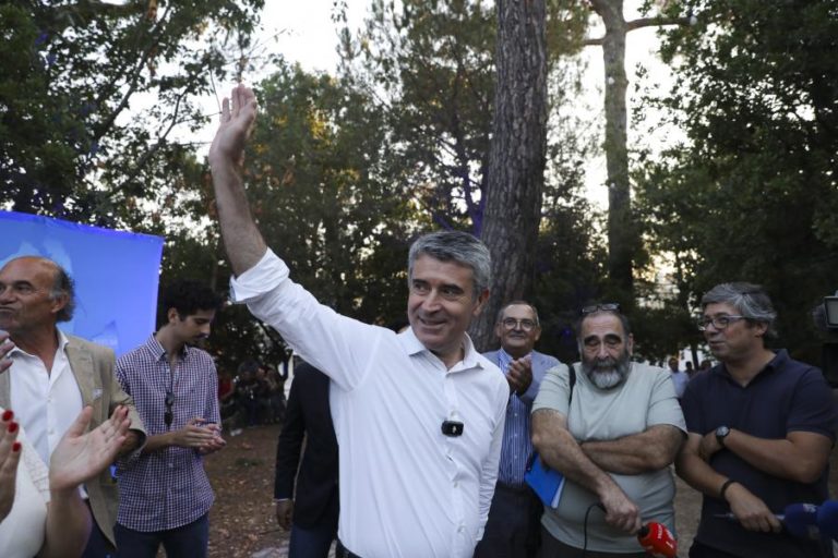 Carneiro diz que Governo devia ter ativado mecanismo europeu de Proteção Civil