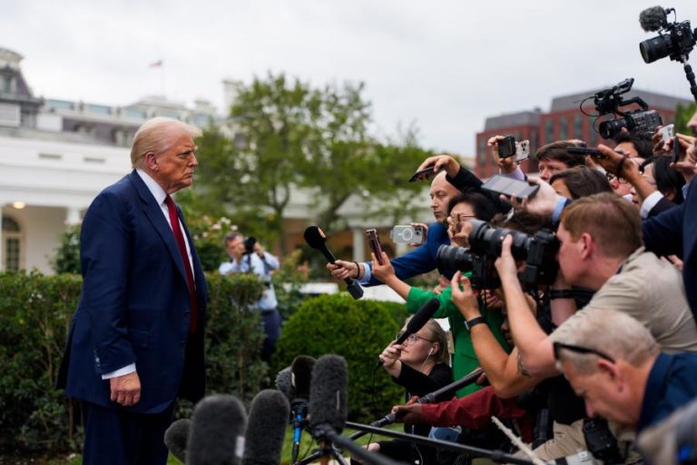 Trump diz que Lula da Silva pode ligar “quando quiser” para negociar tarifas