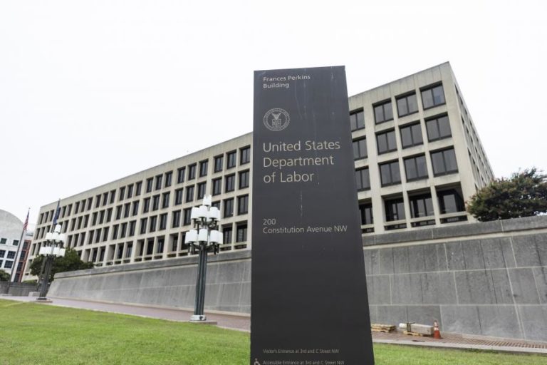 Trump nomeia economista conservador para Gabinete de Estatísticas do Trabalho dos EUA
