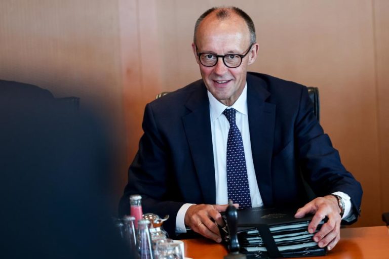 Alemanha suspende exportação de armas para Israel