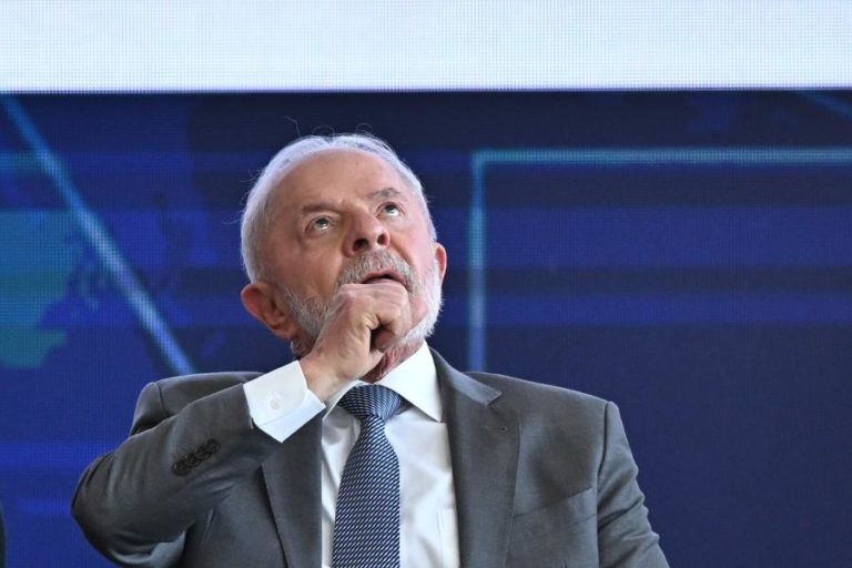 Lula afirma  em mensagem para Trump  que prefere plantar comida e não ódio