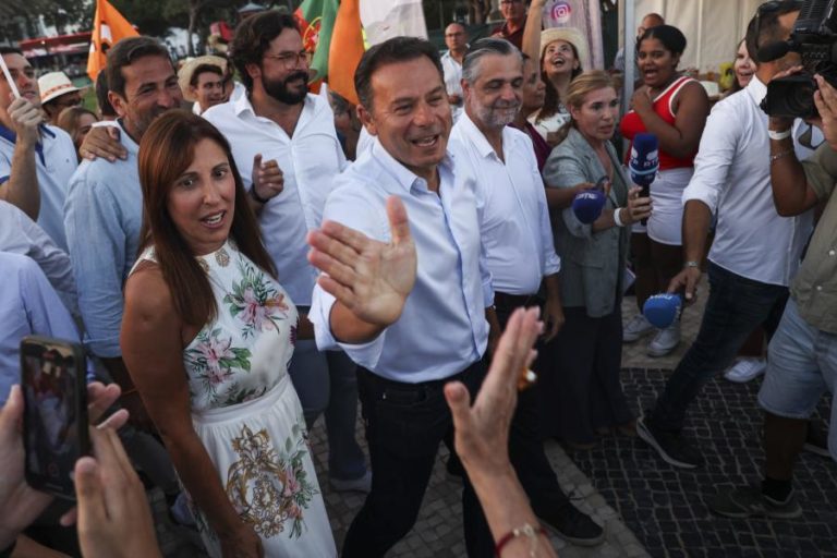 Montenegro recebido na Festa do Pontal ao som da música “deixem o Luís trabalhar”