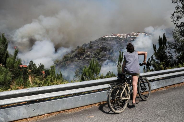 Pampilhosa da Serra cancela festas devido ao incêndio e ativa Plano Municipal