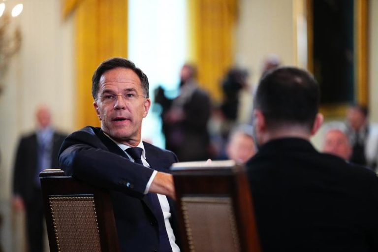 Rutte considera garantias de segurança dadas pelos EUA a Kiev um “grande passo”