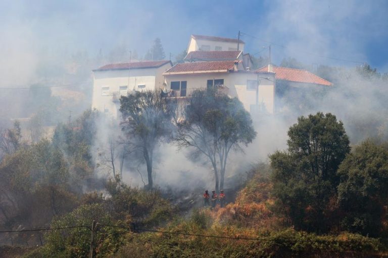Governo adianta 50% do valor da obra para reparação de habitação
