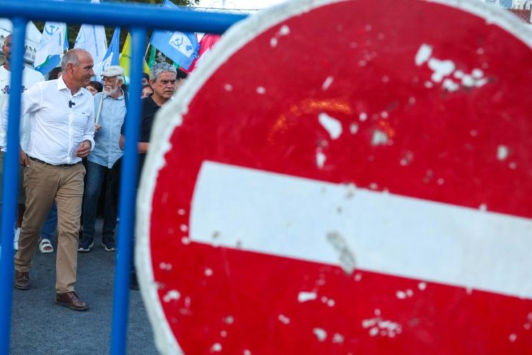 Líder do PCP critica pactos entre partidos e lamenta desinvestimento na floresta