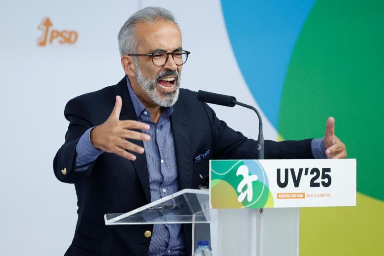 MNE acusa PS e BE de defenderem na oposição o que não fizeram no Governo