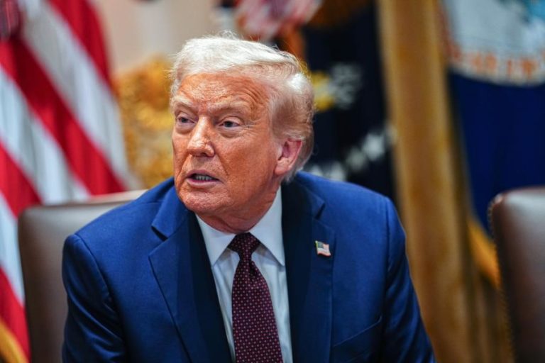 Trump prepara ordem executiva para endurecer requisitos do voto presencial nos EUA
