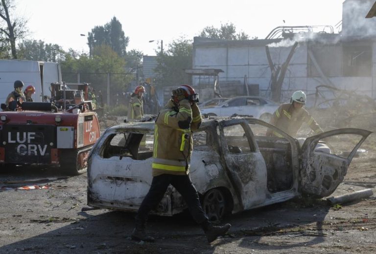 Bruxelas convoca diplomata russo para exigir explicações após ataque que atingiu delegação em Kiev