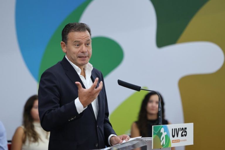PM anuncia mais 1.300 ME para habitação acessível e maior uso do património do Estado